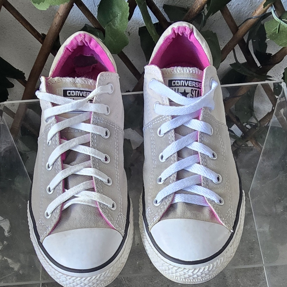 Converse Women's Canvas Sneakers - White and Pink Size 8